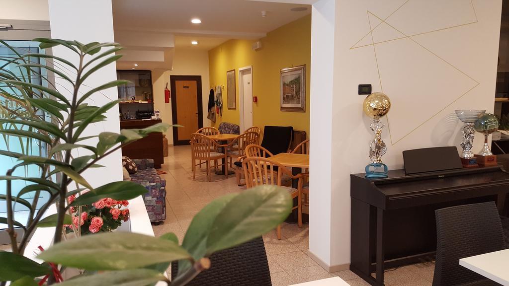 Hotel San Marco Bb Darfo Boario Terme Exterior photo
